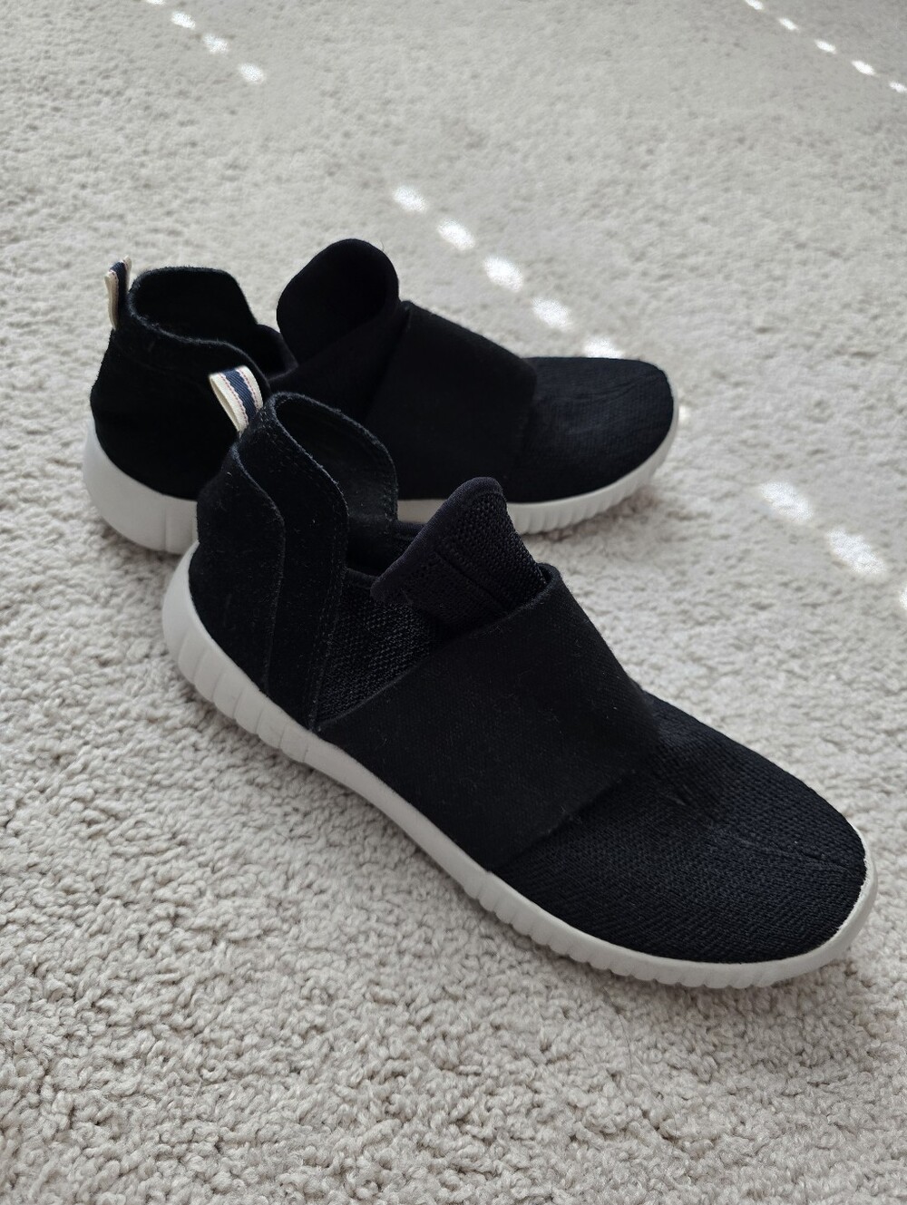 ED By Ellen Degeneres Black Knit Slip-On Sneakers